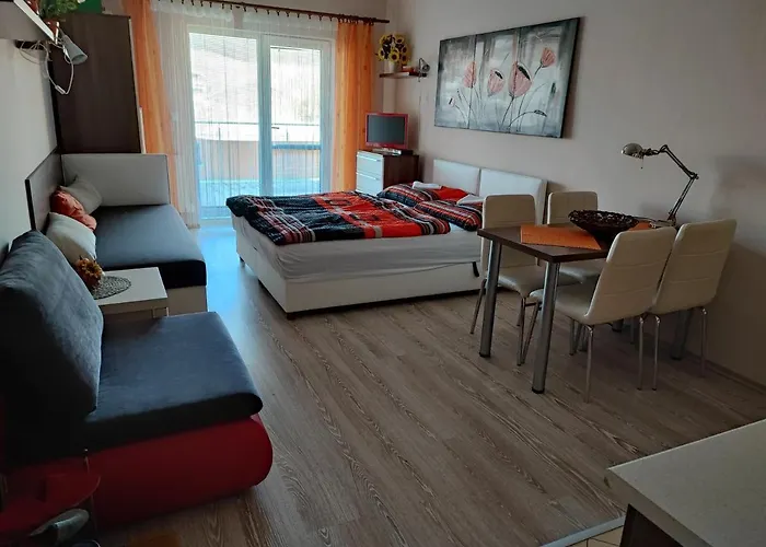 アパート Slnecne Podhájska