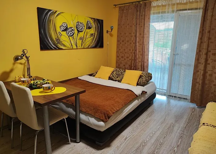 Slnecne アパート Podhájska