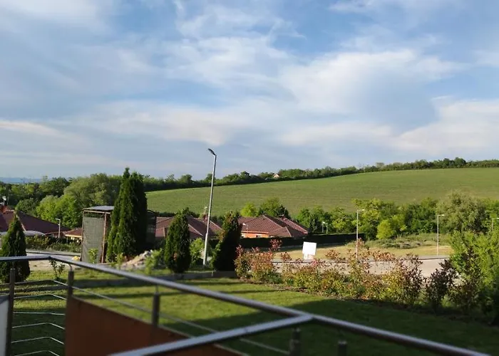 アパート Slnecne Podhájska